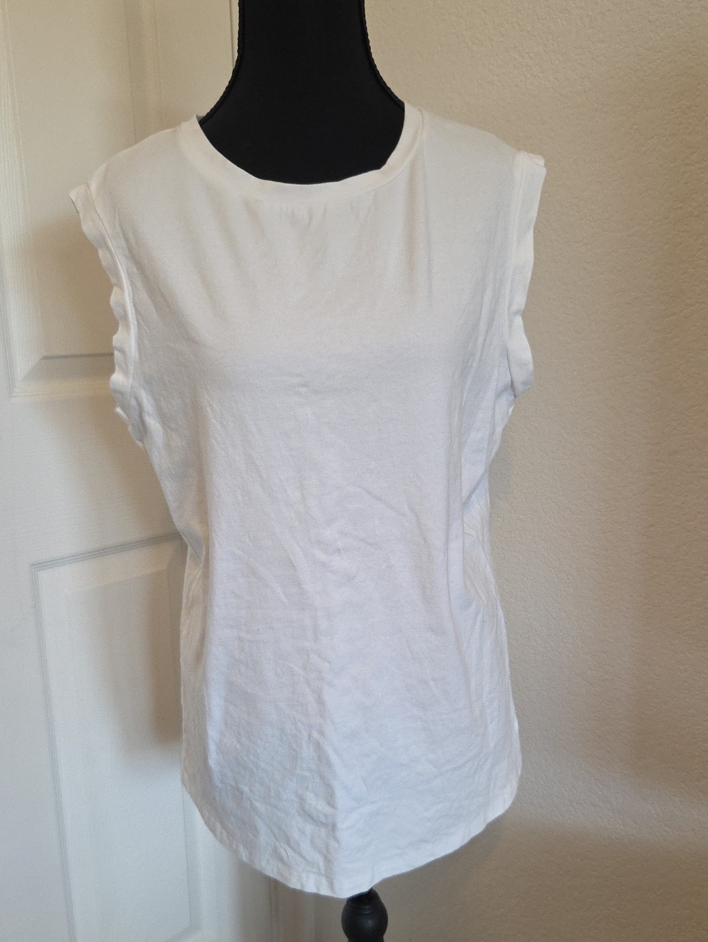 SHEIN White Sleeveless Crewneck Tank